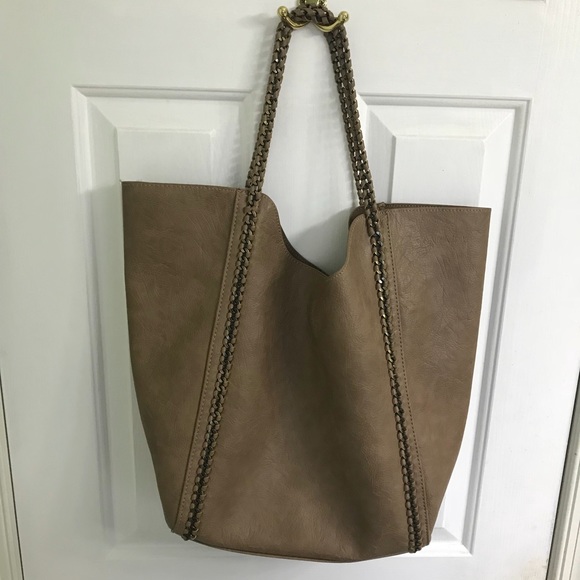 Brown/tan colored bag with brass metal detailing - Picture 5 of 8